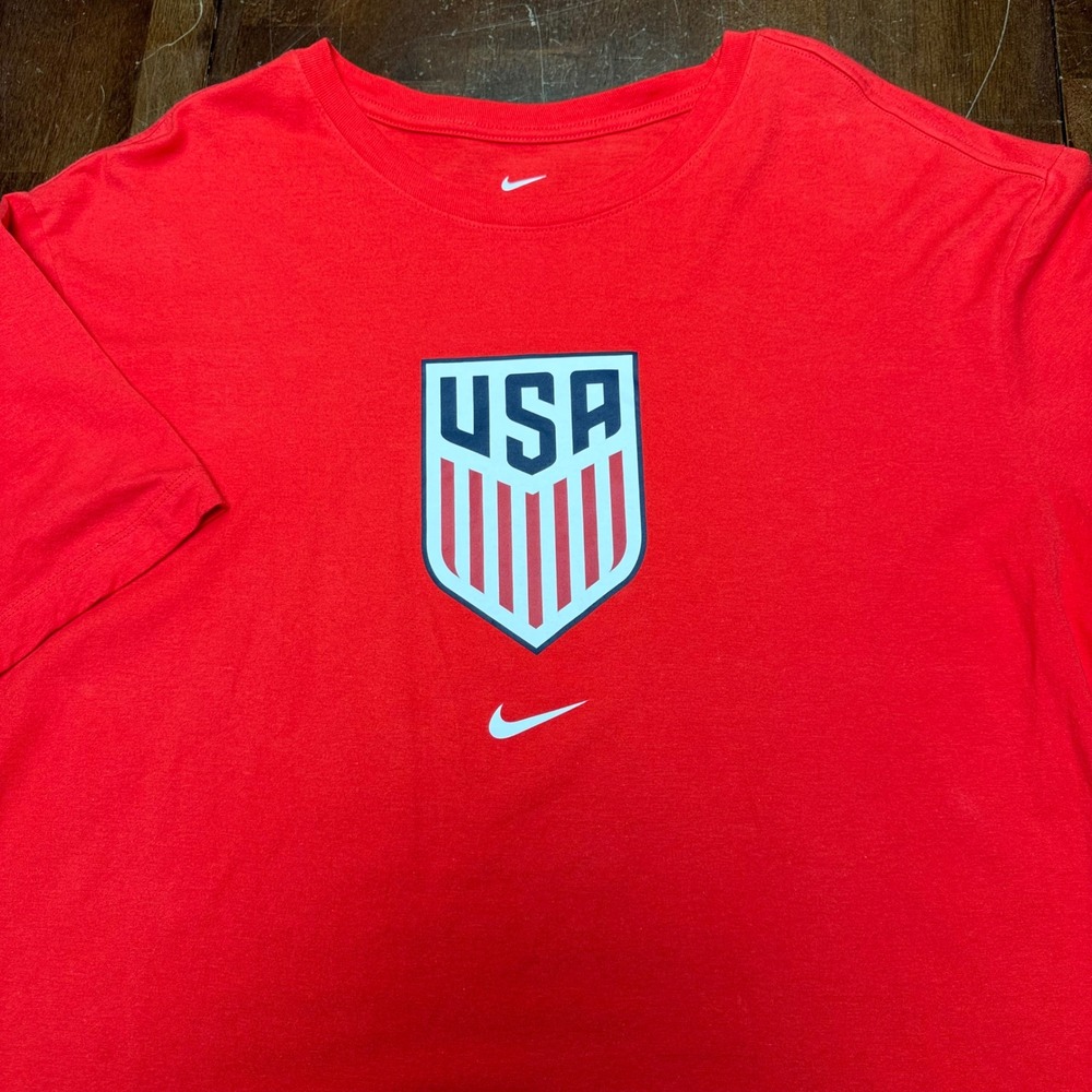 Nike T-Shirt‎ Mens XXL Red US Soccer National Team Crest Graphic Tee